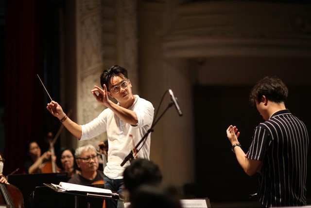 Nhạc trưởng đêm concert của Hà Anh Tuấn: Từng là chỉ huy dàn nhạc trẻ nhất Việt Nam, bén duyên với nhiều nghệ sĩ Vbiz  - Ảnh 7.