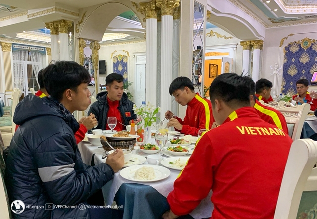 U20 Việt Nam có mặt tại Uzbekistan, sẵn sàng bước vào VCK U20 châu Á - Ảnh 3.