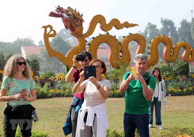 Việt Nam đón hơn 1,8 triệu lượt khách quốc tế trong hai tháng đầu năm - Ảnh 1.