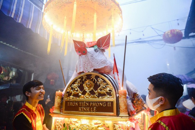 Hà Nội: Đặc sắc lễ hội rước 17 “ông lợn” của người dân làng La Phù - Ảnh 1.