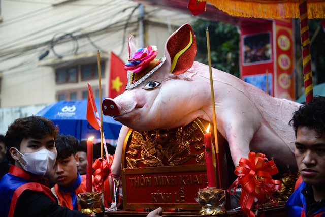 Hà Nội: Đặc sắc lễ hội rước 17 “ông lợn” của người dân làng La Phù - Ảnh 4.