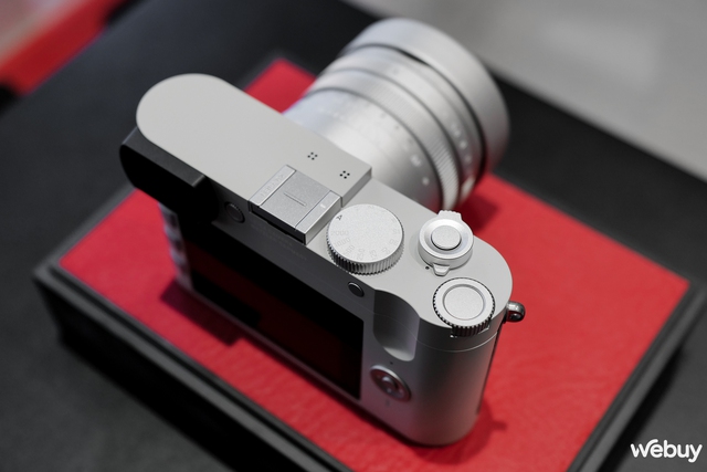 Mở hộp máy ảnh hạng sang Leica Q2 Ghost Edition: Trắng tinh như bông tuyết, hợp tác cùng Hodinkee, cấu hình không đổi - Ảnh 11.