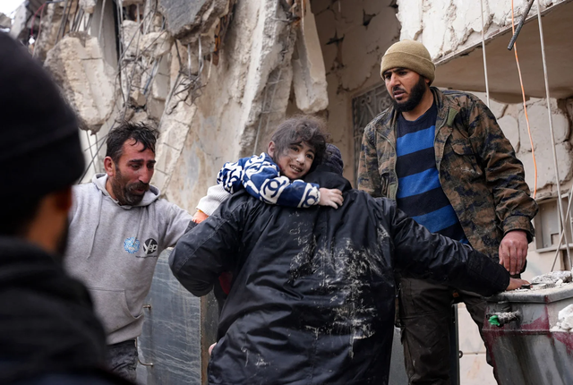 Khung cảnh đổ nát tại Thổ Nhĩ Kỳ và Syria sau trận động đất: Hình ảnh khiến cả thế giới nhói lòng - Ảnh 11.