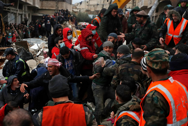 Khung cảnh đổ nát tại Thổ Nhĩ Kỳ và Syria sau trận động đất: Hình ảnh khiến cả thế giới nhói lòng - Ảnh 12.