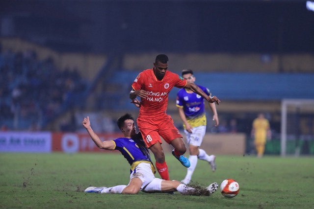 Thắng thuyết phục CAHN, Hà Nội FC đánh chiếm top đầu bảng xếp hạng - Ảnh 1.
