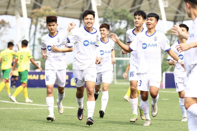VCK giải Vô địch U17 quốc gia 2023: Sông Lam Nghệ An và Huế thắng đậm trận mở màn - Ảnh 1.