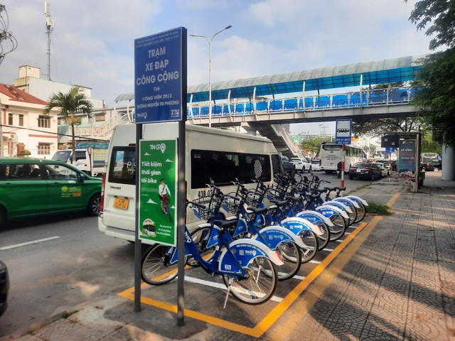 Đà Nẵng thí điểm 61 trạm xe đạp công cộng phục vụ người dân và du khách - Ảnh 1.