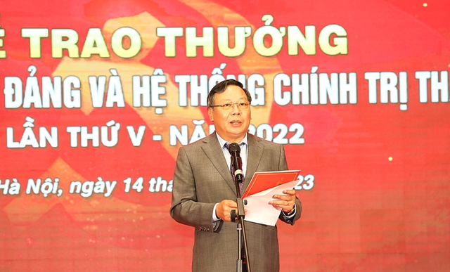 Trao Giải Báo chí về xây dựng Đảng và hệ thống chính trị của thành phố Hà Nội lần thứ V - Ảnh 2.