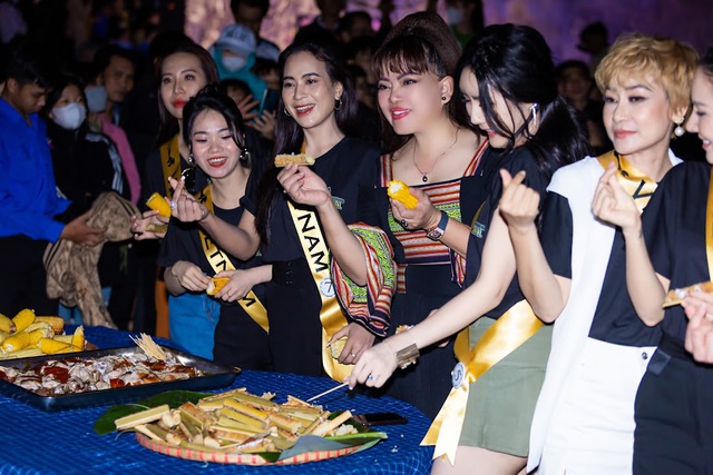 Thí sinh Hoa hậu doanh nhân toàn cầu 2023 hào hứng trải nghiệm sắc màu văn hóa tại huyện Krông Nô - Ảnh 8.