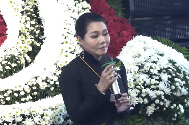 Ngọc Huyền, Thoại Mỹ nghẹn ngào tại lễ tưởng niệm cầu siêu NSND Diệp Lang tại Việt Nam - Ảnh 2.