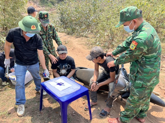 Góp tiền sang Lào mua ma túy về sử dụng thì bị bắt - Ảnh 1.