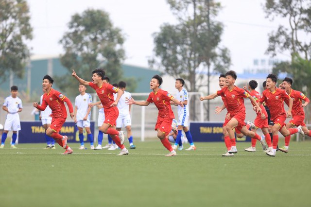 U17 Sông Lam Nghệ An và U17 Hồng Lĩnh Hà Tĩnh giành vé vào Bán kết giải U17 Quốc gia 2023 - Ảnh 2.