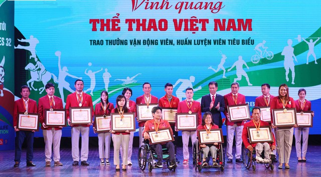 Vinh quang thể thao: Tôn vinh những VĐV, HLV tiêu biểu, xuất sắc của thể thao Việt Nam - Ảnh 4.