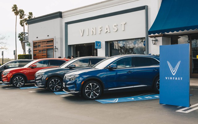 Vinfast chính thức bàn giao xe cho khách hàng Mỹ - Ảnh 1.