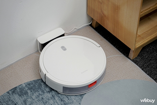 Dùng thử Xiaomi Robot Vacuum E10 mới: Nhỏ gọn, giá vừa tầm, mua sớm tặng quạt thông minh 1,69 triệu - Ảnh 1.