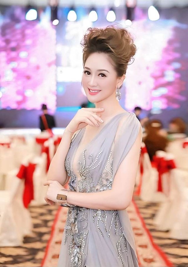 Cuộc sống của Hoa hậu Đàm Lưu Ly sau 28 năm đăng quang: 50 vẫn trẻ đẹp, không muốn nói tới hôn nhân - Ảnh 8.