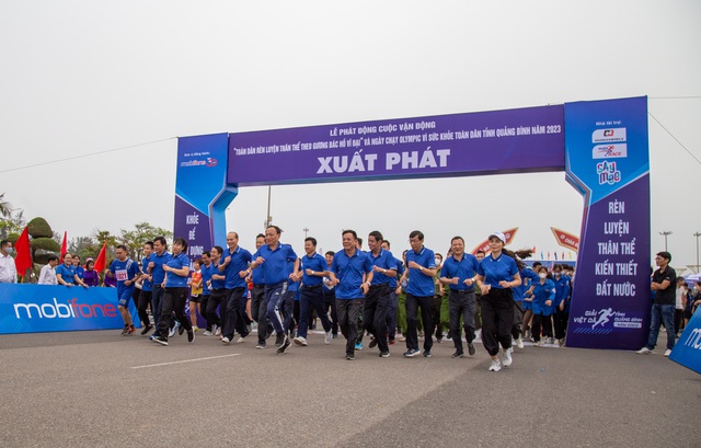 Quảng Bình: Hàng ngàn người tham gia Ngày chạy Olympic vì sức khoẻ toàn dân - Ảnh 2.