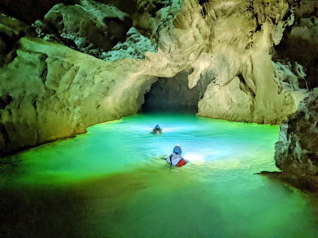 Nhiều hang động mới được phát hiện ở Quảng Bình - Ảnh 2.
