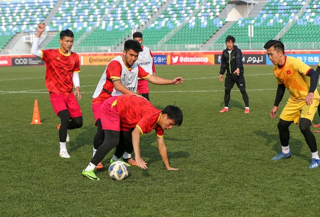 U20 Việt Nam bảo toàn lực lượng trước trận đấu với U20 Qatar - Ảnh 7.