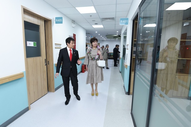 Bà Abe Akie, Phu nhân cố Thủ tướng Nhật Bản Abe Shinzo tham dự sự kiện &quot;Y tế chân chính Nhật Bản vì Việt Nam&quot;  - Ảnh 1.