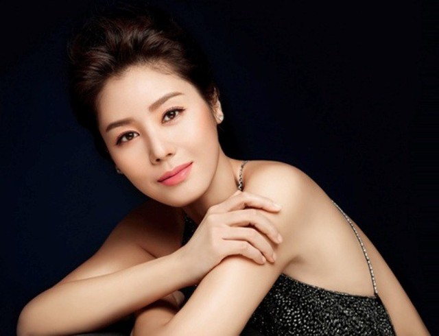 Nhận không ra nhan sắc của &quot;mẹ Lee Min Ho&quot; ở phim mới: Khác lạ hoàn toàn khi sánh vai cùng Song Joong Ki - Ảnh 9.