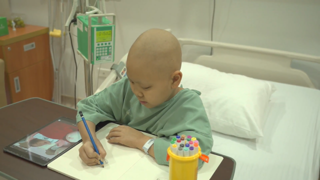 Vinmec thực hiện ca thay khớp tăng trưởng đầu tiên tại Việt Nam cho bệnh nhi ung thư xương  - Ảnh 5.