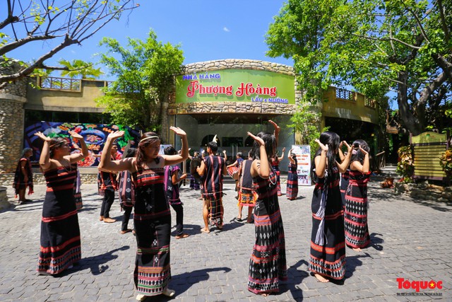 Đà Nẵng: Nhiều hoạt động văn hóa, du lịch hấp dẫn diễn ra dịp lễ 30/4 và 1/5 - Ảnh 2.