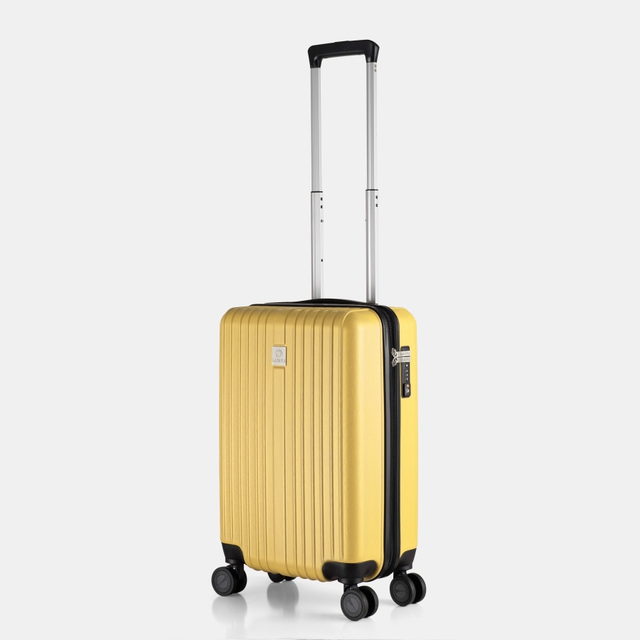 Du lịch hè không thể thiếu 1 bảo bối tiện lợi: vừa ''đựng cả thế giới'' vừa có thể làm ghế ngồi khi cần - Ảnh 1.