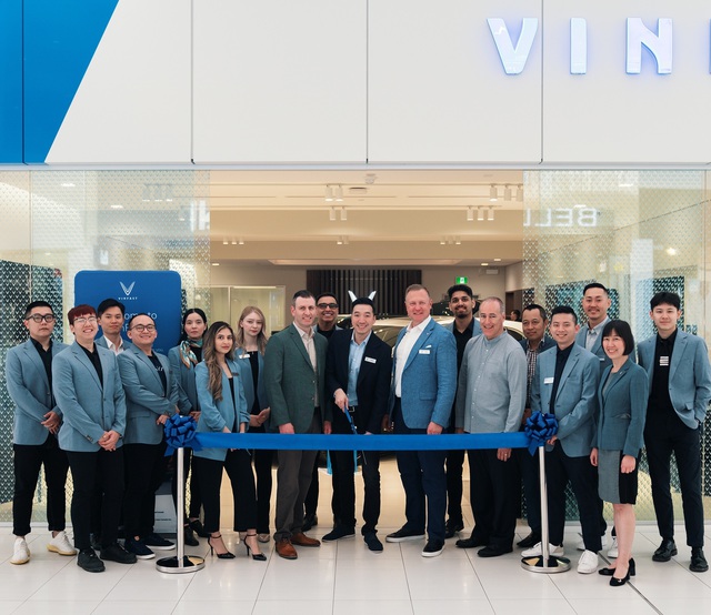 Vinfast khai trương cửa hàng đầu tiên tại Vancouver, Canada - Ảnh 2.