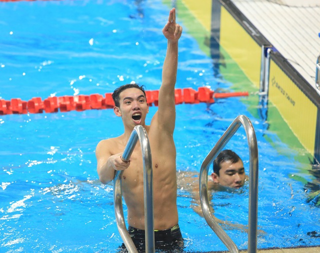 &quot;Kình ngư&quot; Huy Hoàng được lựa chọn là người cầm cờ của Đoàn Thể thao Việt Nam tại SEA Games 32 - Ảnh 1.