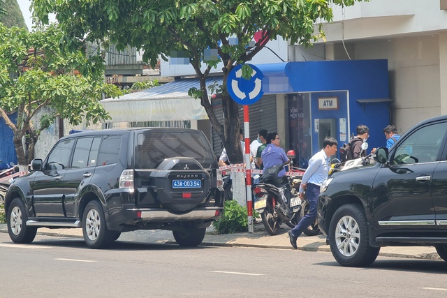 35 giờ truy bắt đối tượng cầm súng cướp ngân hàng ở Đà Nẵng - Ảnh 2.