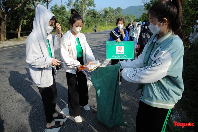 Hơn 700 tình nguyện viên tham gia làm sạch bán đảo Sơn Trà  - Ảnh 5.