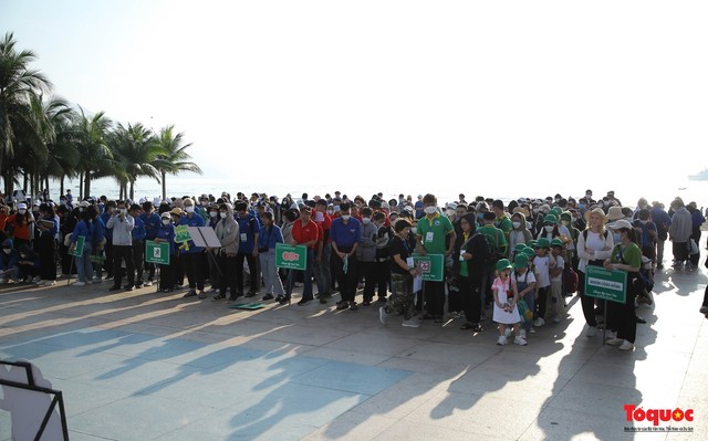 Hơn 700 tình nguyện viên tham gia làm sạch bán đảo Sơn Trà  - Ảnh 1.