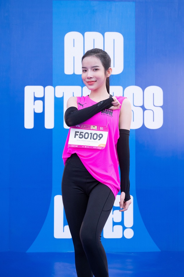 Giải chạy quy tụ dàn runners “chất như nước cất”: toàn trai xinh gái đẹp, hội U70 cũng chẳng kém cạnh, nổi bật nhất là thủy thủ mặt trăng - Ảnh 8.