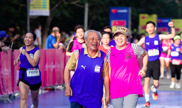 Loạt khoảnh khắc đầy cảm xúc của các runner từ nhí đến “lão làng” trên những cung đường chạy đẹp nhất Phú Mỹ Hưng - Ảnh 10.