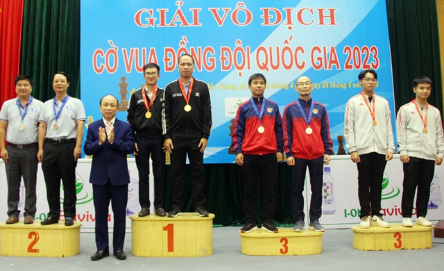 Giải vô địch Cờ vua đồng đội quốc gia 2023: Hà Nội giành ngôi Nhất toàn đoàn - Ảnh 1.
