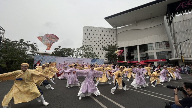 Liên hoan Yosakoi Việt Nam 2023: Góp phần thúc đầy mối quan hệ hợp tác giao lưu văn hoá, hữu nghị Việt Nam – Nhật Bản  - Ảnh 1.