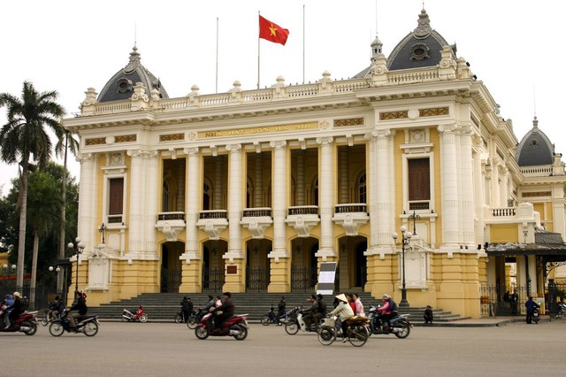 Loạt khung cảnh Việt Nam ấn tượng trong phim &quot;A Tourist's Guide to Love&quot; - Ảnh 5.