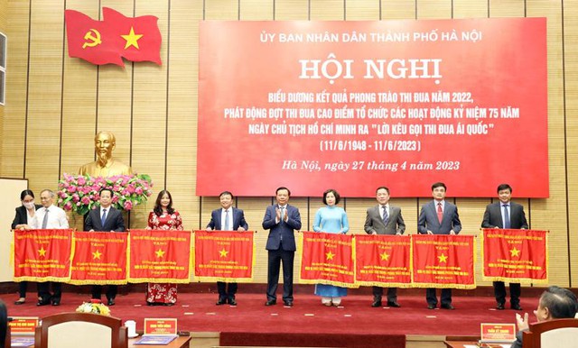 Hà Nội phát động đợt thi đua cao điểm kỷ niệm 75 năm Ngày Chủ tịch Hồ Chí Minh ra ''Lời kêu gọi thi đua ái quốc'' - Ảnh 2.