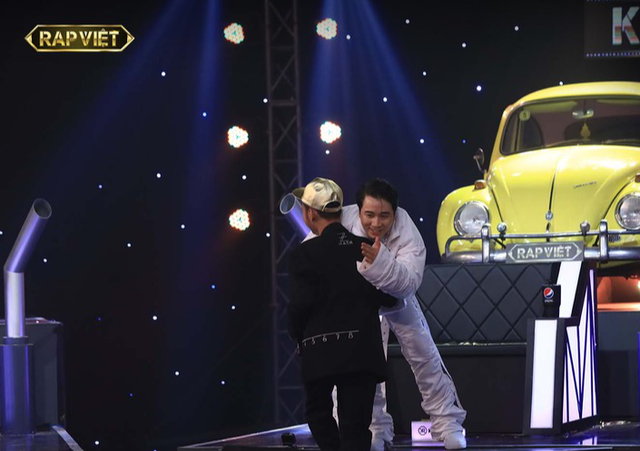 1 thí sinh team Karik từng nhận Nón Vàng khi casting mùa 3 Rap Việt lại bị loại thẳng! - Ảnh 2.