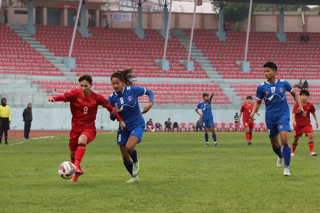 Thắng hai bàn cách biệt trước tuyển nữ Nepal, tuyển nữ Việt Nam giành quyền vào vòng loại 2 Olympic Paris 2024 - Ảnh 1.