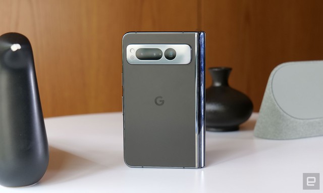 Ra mắt Pixel Fold: Smartphone gập đầu tiên của Google nhưng có một thứ còn không bằng Galaxy Fold đời đầu - Ảnh 1.