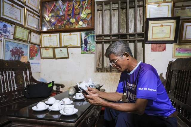 Hậu phương của “Cô gái không phổi” điền kinh Nguyễn Thị Oanh: “Chúng tôi phấn khởi và tự hào, song cũng thương con” - Ảnh 4.