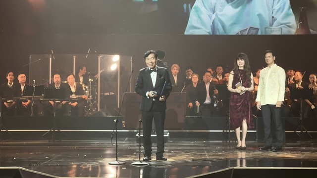 Nhà Bà Nữ thắng Phim Việt Nam hay nhất, Trấn Thành đoạt giải Đạo diễn xuất sắc nhất tại LHP châu Á Đà  Nẵng - Ảnh 8.