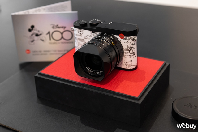 Đi tìm chi tiết đặc biệt trên máy ảnh Leica Q2 phiên bản đặc biệt Disney '100 Năm Kỳ Diệu' - Ảnh 1.