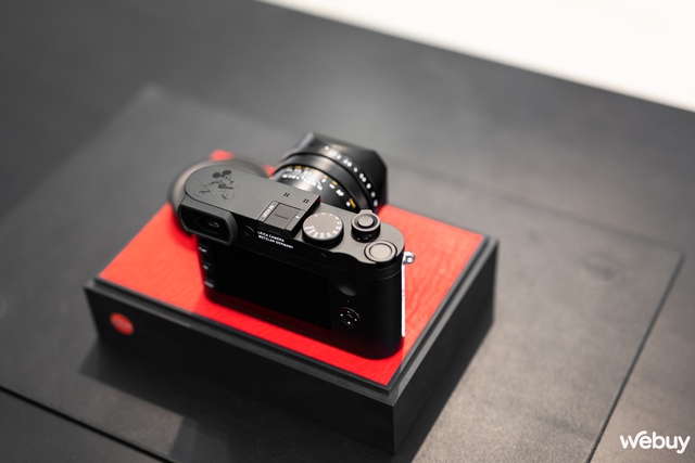 Đi tìm chi tiết đặc biệt trên máy ảnh Leica Q2 phiên bản đặc biệt Disney '100 Năm Kỳ Diệu' - Ảnh 11.