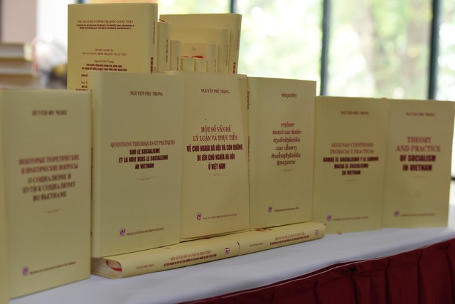 Xuất bản sách của Tổng Bí thư Nguyễn Phú Trọng bằng 7 ngoại ngữ  - Ảnh 1.