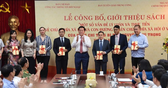 Xuất bản sách của Tổng Bí thư Nguyễn Phú Trọng bằng 7 ngoại ngữ  - Ảnh 5.