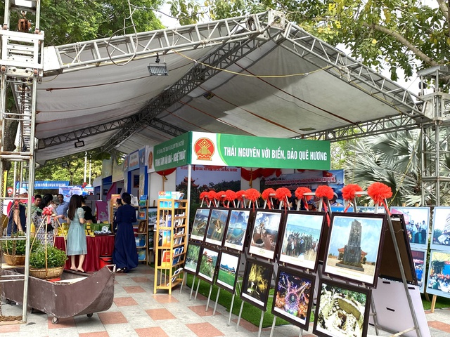 Hội thi Tuyên truyền lưu động “Biển và Hải đảo Việt Nam” diễn ra sôi nổi với nhiều điểm nhấn - Ảnh 10.