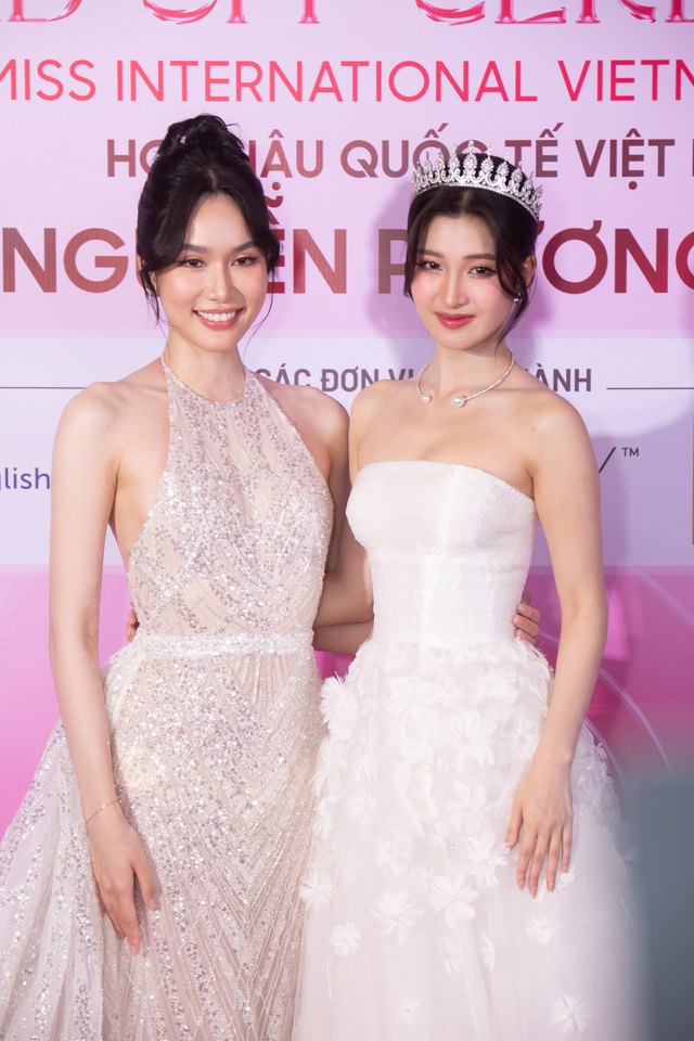 Phương Nhi chính thức trở thành Miss International 2023: Dàn mỹ nhân đổ bộ ủng hộ, Thảo Nhi Lê lộ diện gây sốt - Ảnh 7.